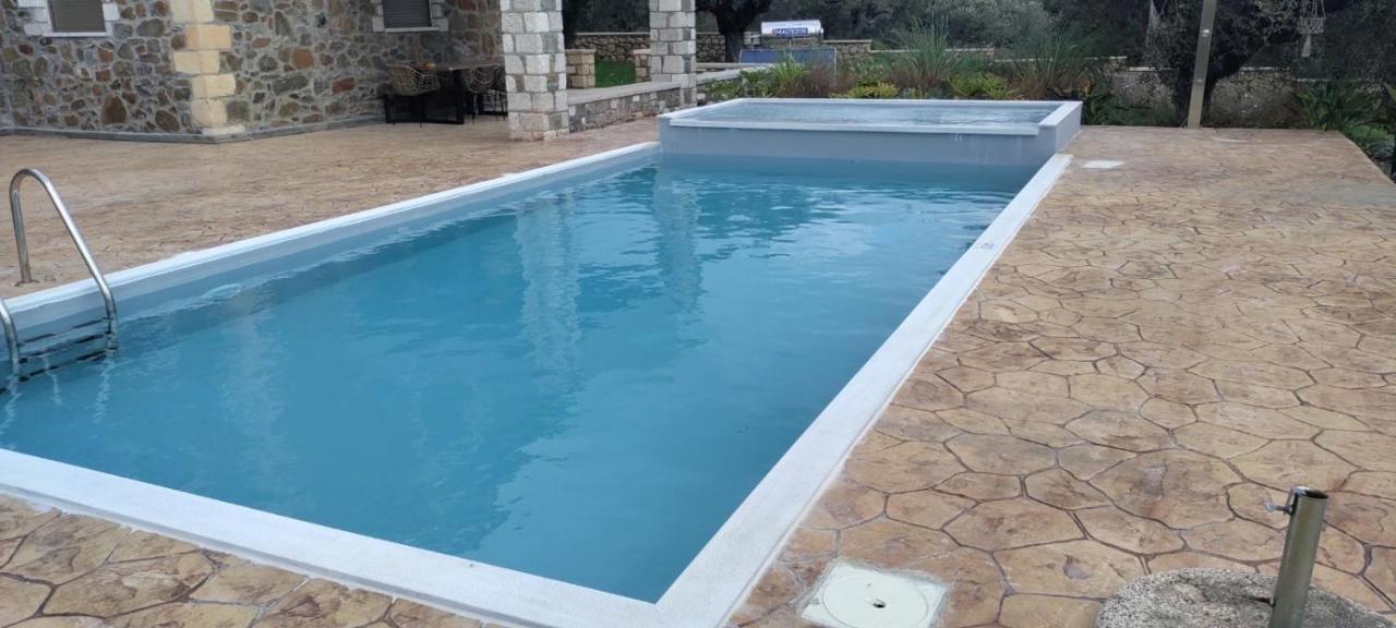Sunny Countryside Villa - With Private Pool 팔리라키 외부 사진