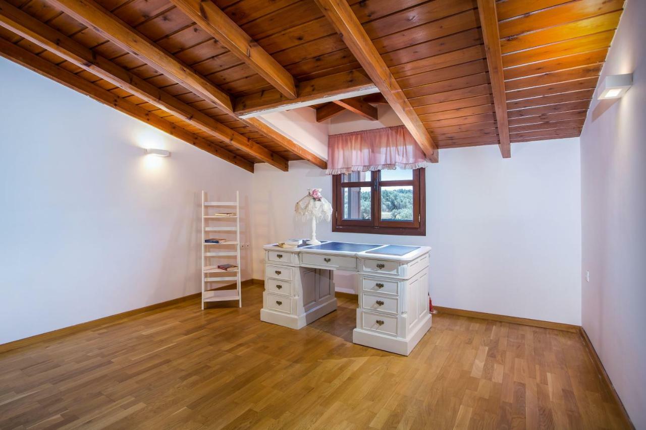 Sunny Countryside Villa - With Private Pool 팔리라키 외부 사진
