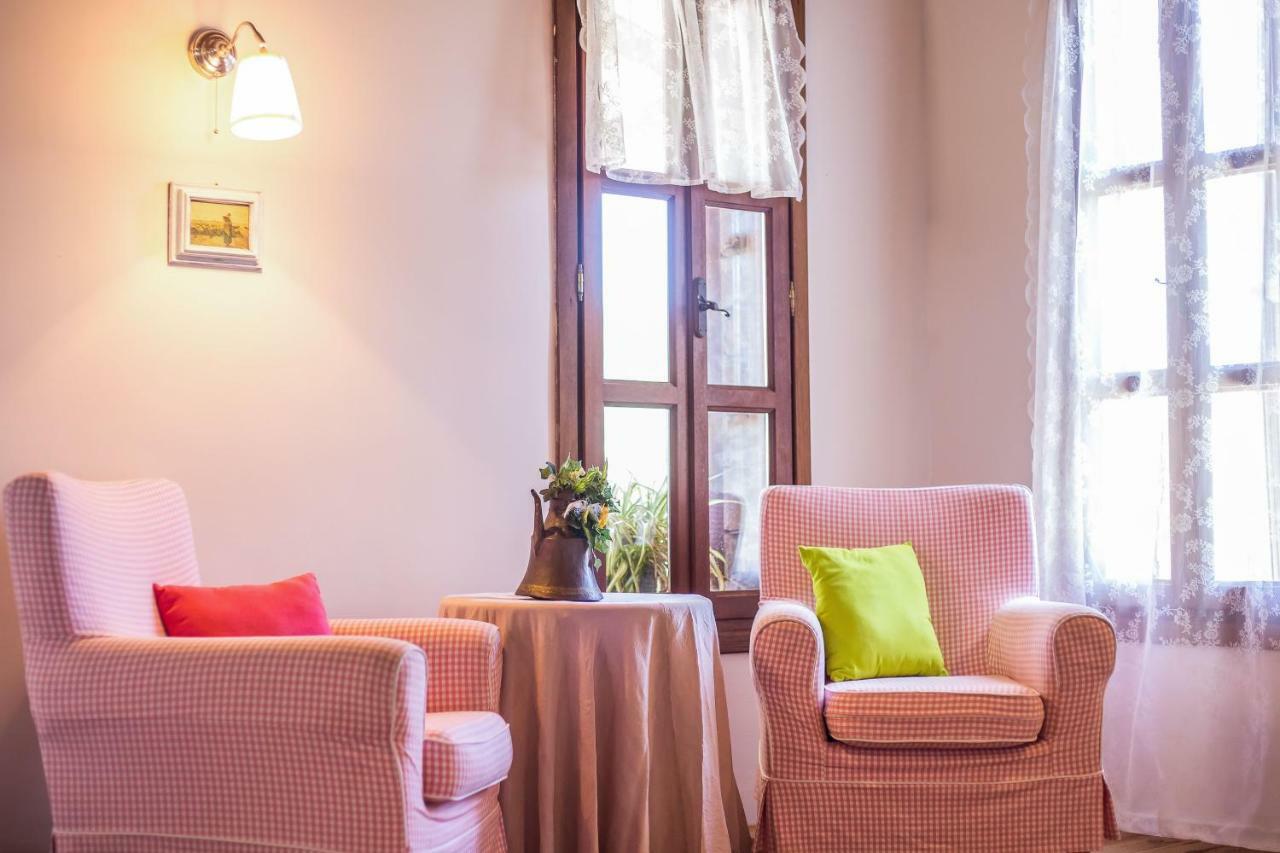 Sunny Countryside Villa - With Private Pool 팔리라키 외부 사진