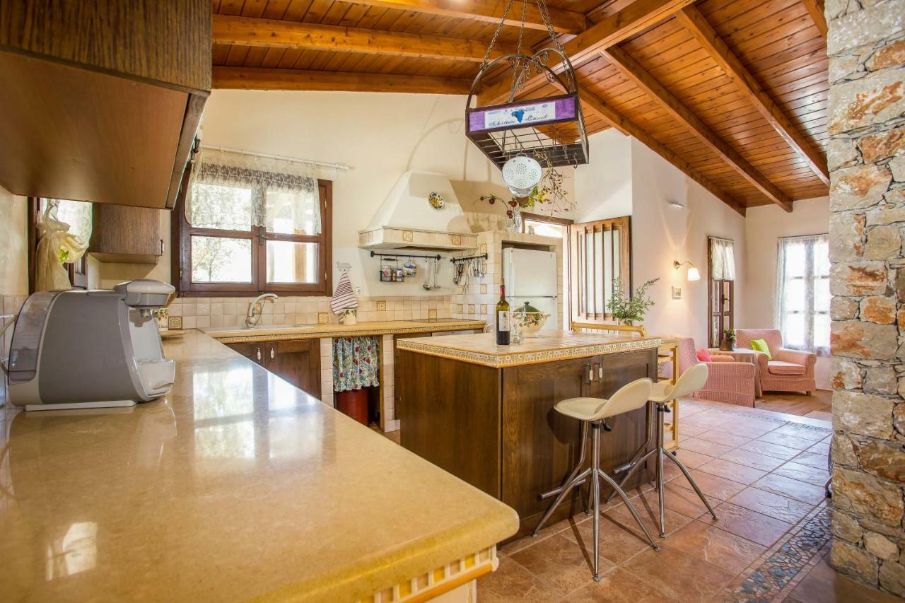 Sunny Countryside Villa - With Private Pool 팔리라키 외부 사진