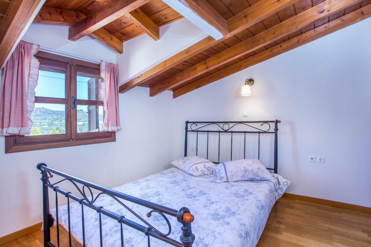 Sunny Countryside Villa - With Private Pool 팔리라키 외부 사진